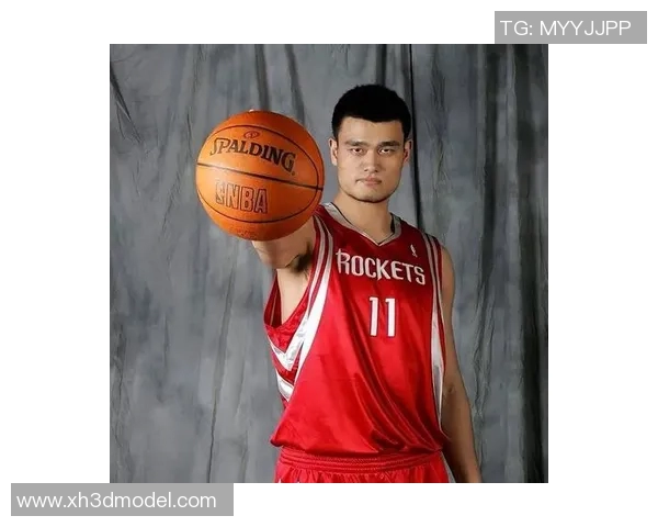 姚明转身跨步展现篮球魅力与技巧的完美结合